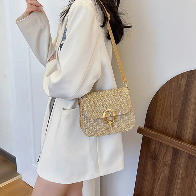 Summer Lock Straw Crossbody Bag